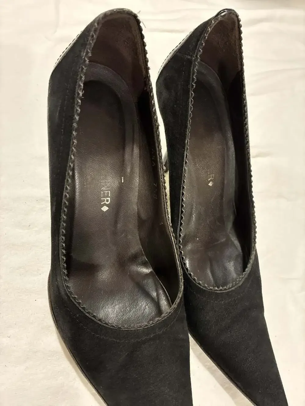 Donald J Pliner Black Suede Pointed Toe Stiletto Pumps Size 7.5 M